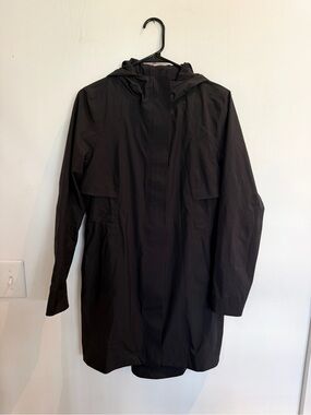 Lululemon Women’s Black Hooded Rain Jacket